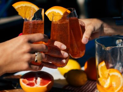 Distinguish Summer Gin in various versions.