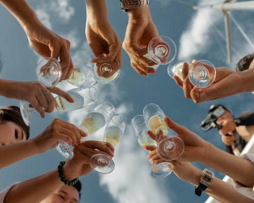 People enjoying the Distinguish lifestyle by meeting new people, being themselves and creating new memories.